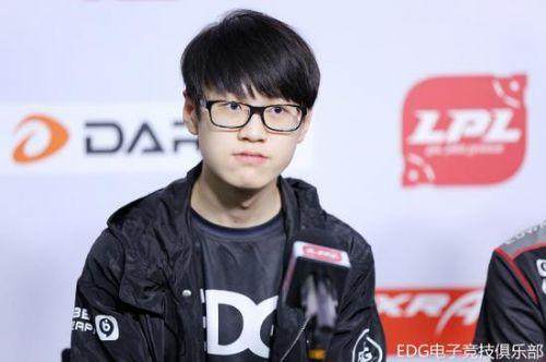 洛杉矶道奇队宣布将与任天堂合作，在 2026 推出“大谷翔平联名版”游戏手柄